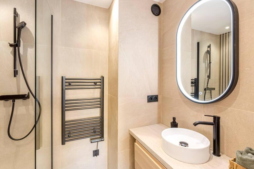 Luxurious 3 Min Walk From Eiffel Tower Apartment Paris Ngoại thất bức ảnh