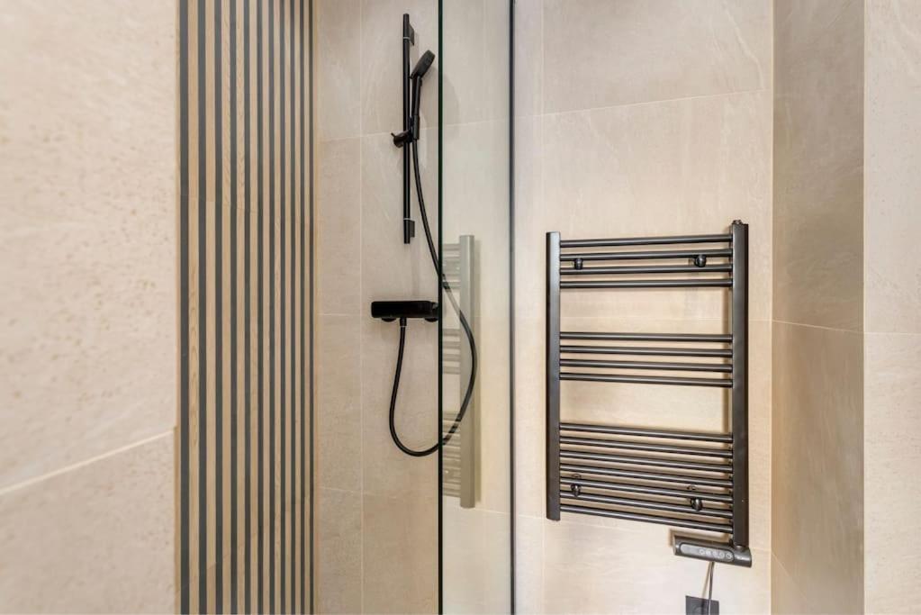 Luxurious 3 Min Walk From Eiffel Tower Apartment Paris Ngoại thất bức ảnh
